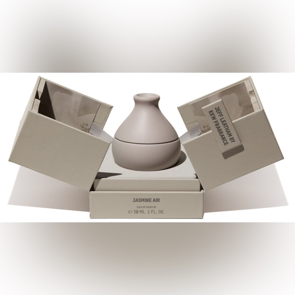 KKW Fragrance x Jeff Leatham: Jasmine Air